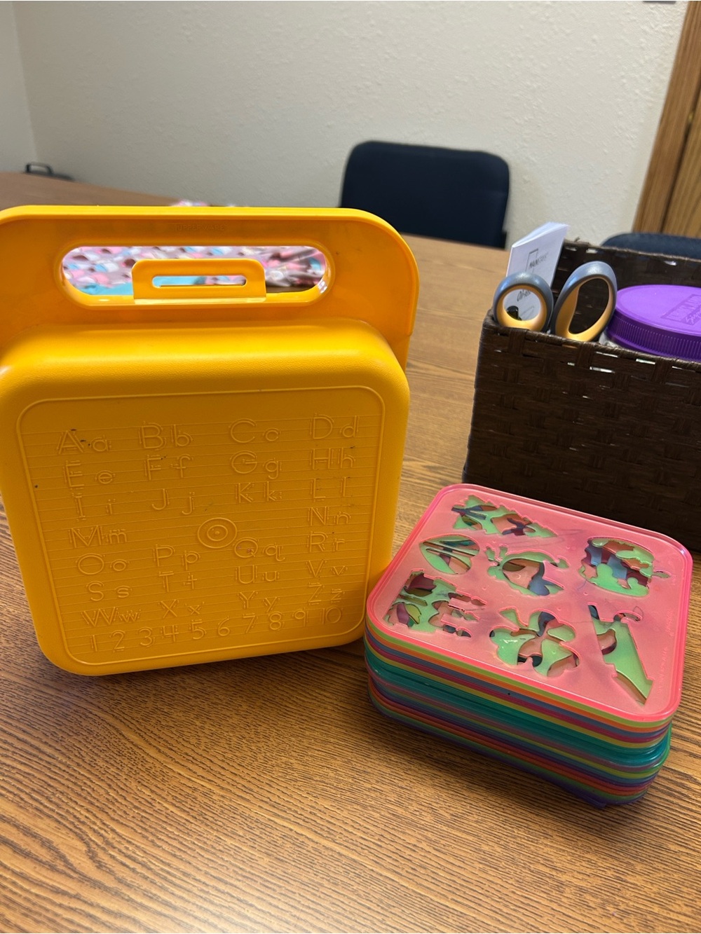 TUPPERWARE STENCIL BOX WITH STENCILS